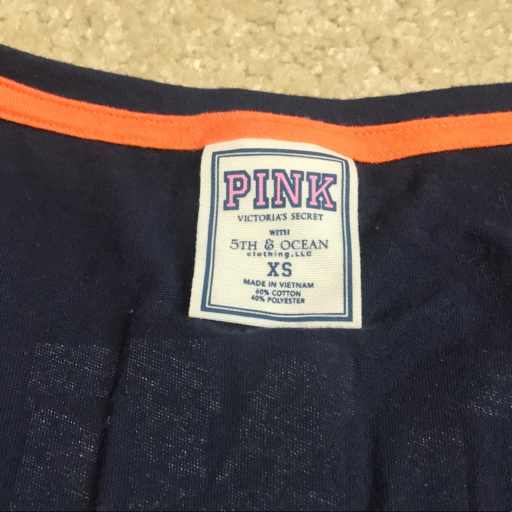 VS PINK “I Only Kiss Illini Fans” V-Neck Tee - Picture 3 of 4
